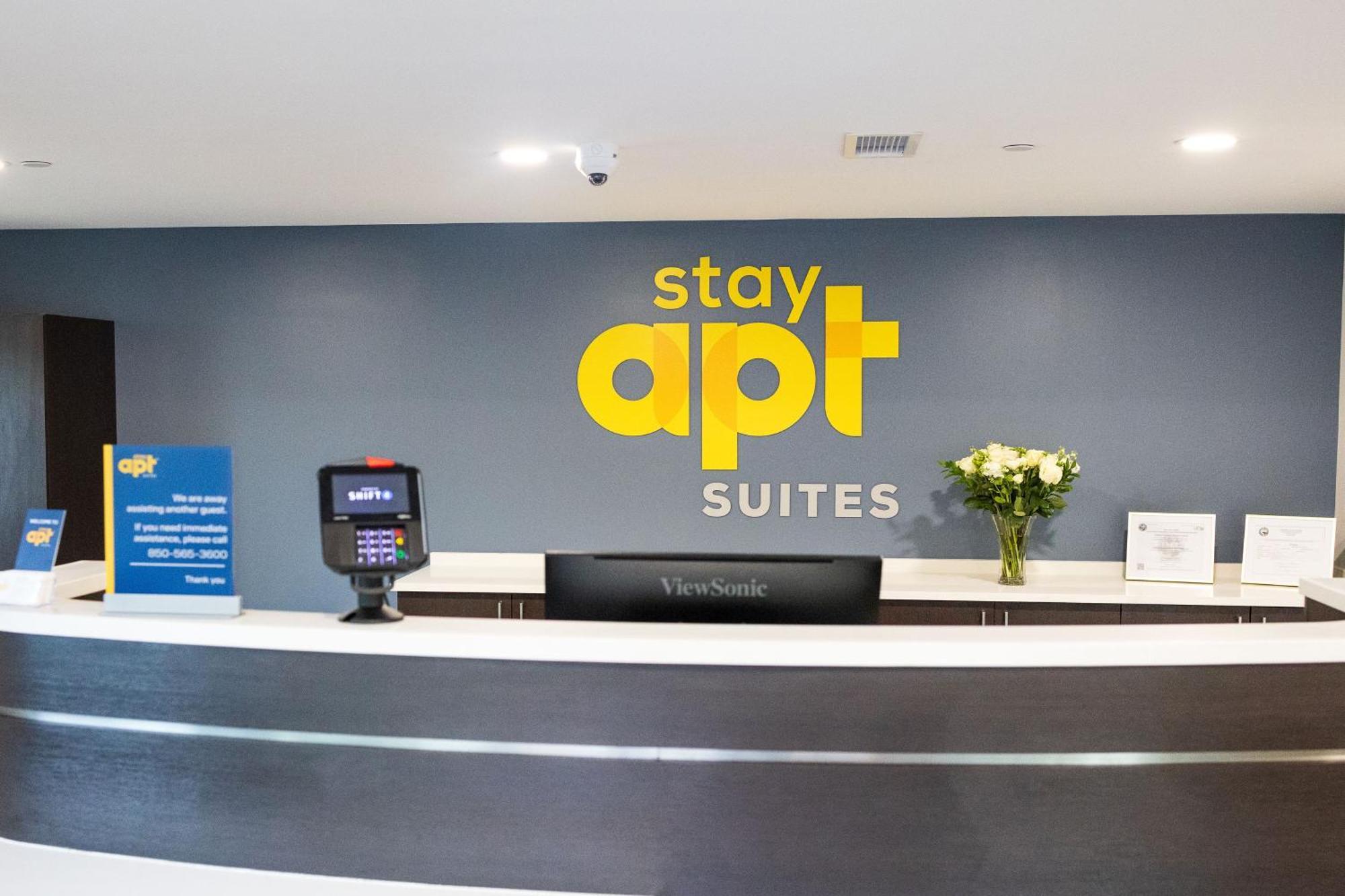 Stayapt Suites Raleigh-Durham/Rtp Clegg エクステリア 写真